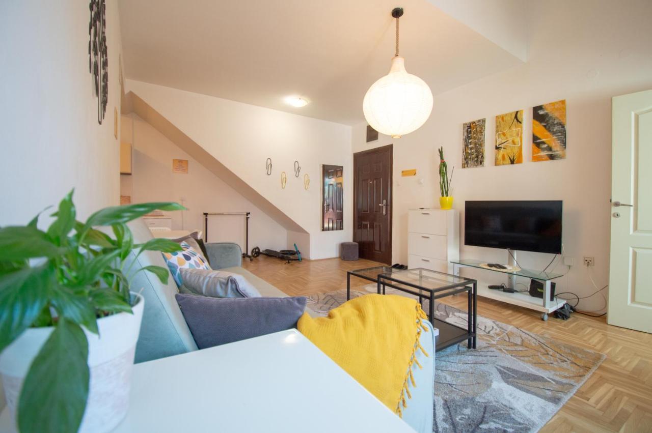 Spacious 1-bedroom apartment Novi Sad Buitenkant foto